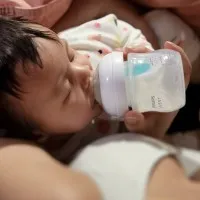 Philips AVENT Шише Natural Response с клапа AirFree 125 мл