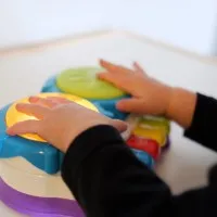 Музикална играчка 2 в 1 Пиано и Барабани PLAYGRO 2 in 1 Light Up Music Maker PLAYGRO Активна музикална играчка 2в1 Пиано и Барабани