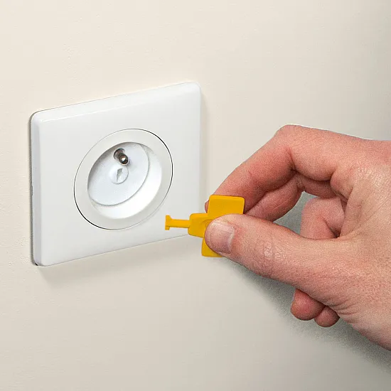 SAFETY 1st Предпазители за електрически контакт с ключ за премахване (12 + 4 бр./оп.) 3202002000