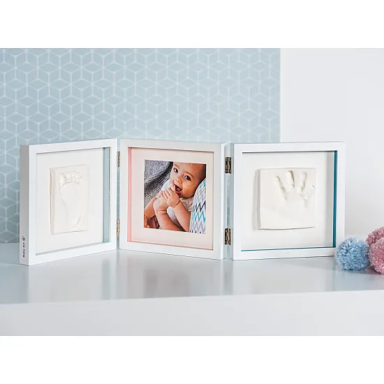BABY ART Бяла рамка за отпечатък за ръчичка и краче + снимка My Baby Style Essentials, бяло паспарту, 3601095400