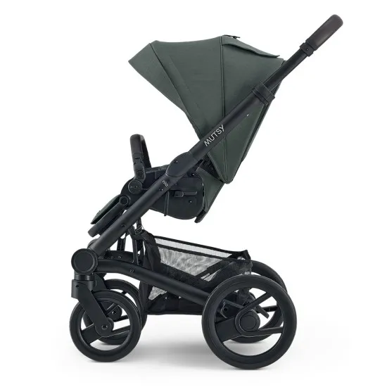 ПАКЕТ Mutsy NIO Pine Green Шаси със седалка + Кош за новородено
