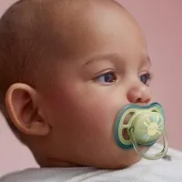 Philips AVENT Комплект за бебе шише Natural Response 125 мл и залъгалка 0-6м