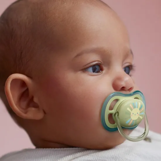 Philips AVENT Комплект за бебе шише Natural Response 125 мл и залъгалка 0-6м