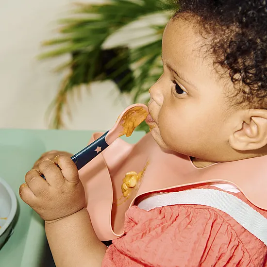 Комплект лъжици за хранене Tommee Tippee, 5 бр./оп., 6м+ Tommee Tippee Лъжици за хранене 5 бр./оп., 6м+