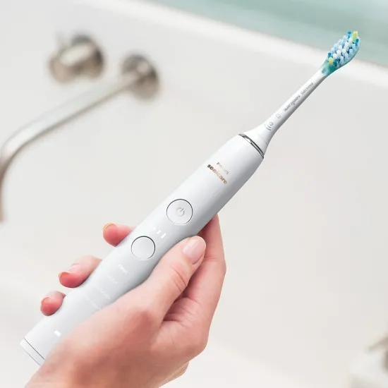 Philips Sonicare Орален душ Power Flosser 3000 Interdental и Електрическа четка за зъби Diamond Clean, серия 9000, бяла HX3886/41
