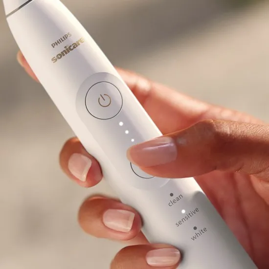 Philips Sonicare series 6500 Електрически звукови четки за зъби HX7419/01 бяла и черна с калъф Philips Sonicare комплект четки за зъби HX7419/01 серия 6500, бяла и черна с калъфи