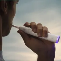 Philips Sonicare series 7100 Електрическа звукова четка за зъби HX7420/02 бяла, зареждащ калъф за път Philips Sonicare Звукова четка за зъби HX7420/02 серия 7100, бяла с калъф