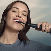 Philips Sonicare Звукова четка за зъби HX7101/01 серия 5300, черна