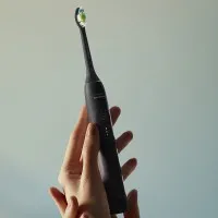 Philips Sonicare Звукова четка за зъби HX4032/32 серия 3100, черна